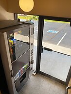 Amber's Inn & Suites