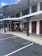 Amber's Inn & Suites
