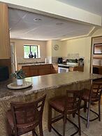 Amber's Inn & Suites