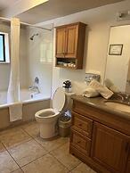 Amber's Inn & Suites