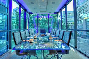 Hotel Blu Vancouver