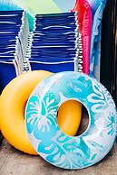 Waikiki Beachside Hostel