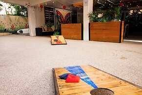 Waikiki Beachside Hostel