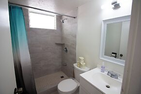 Waikiki Beachside Hostel