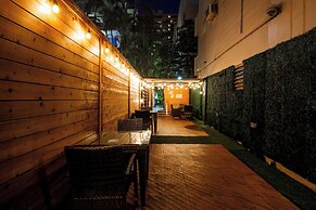 Waikiki Beachside Hostel