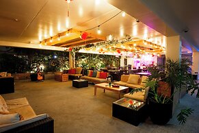 Waikiki Beachside Hostel