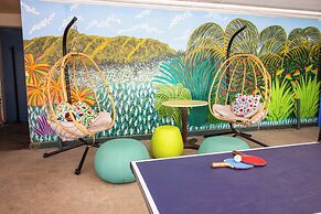 Waikiki Beachside Hostel