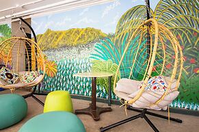 Waikiki Beachside Hostel