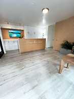 Waikiki Beachside Hostel