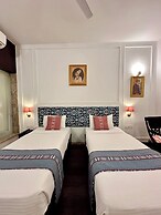 Hotel Atulyaa Taj