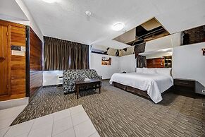 Deluxe Inn