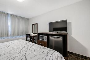 Deluxe Inn