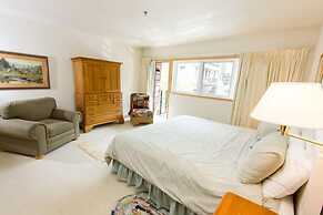 Ice House Suites and Condominiums