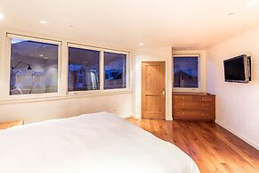 Ice House Suites and Condominiums