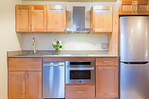 Ice House Suites and Condominiums