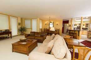 Ice House Suites and Condominiums