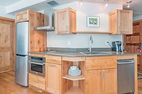 Ice House Suites and Condominiums