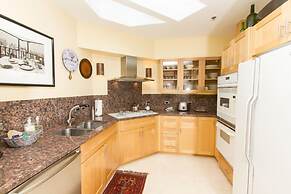 Ice House Suites and Condominiums