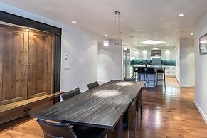 Ice House Suites and Condominiums