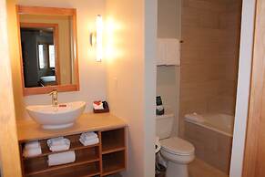 Ice House Suites and Condominiums