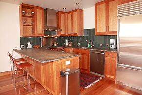 Ice House Suites and Condominiums