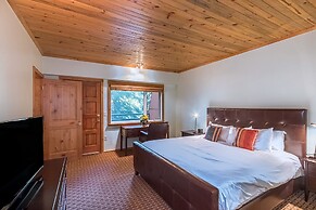 Ice House Suites and Condominiums