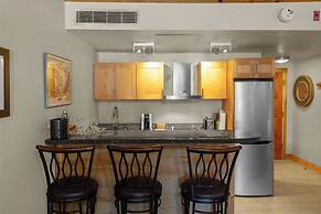 Ice House Suites and Condominiums