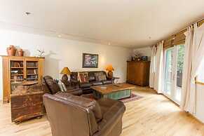 Ice House Suites and Condominiums