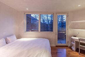Ice House Suites and Condominiums
