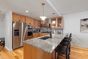Ice House Suites and Condominiums