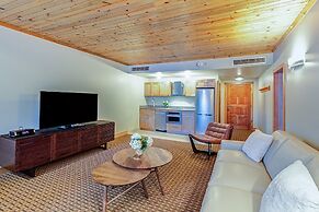 Ice House Suites and Condominiums