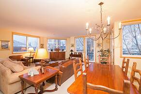 Ice House Suites and Condominiums