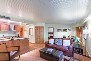 Ice House Suites and Condominiums