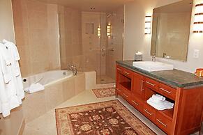 Ice House Suites and Condominiums