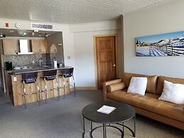 Ice House Suites and Condominiums