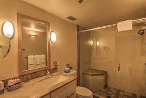 Ice House Suites and Condominiums