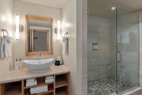 Ice House Suites and Condominiums