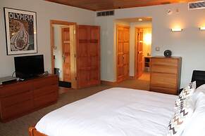 Ice House Suites and Condominiums