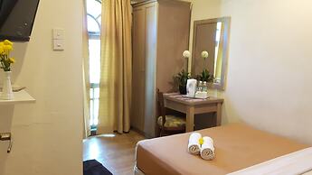 D'Feringghi Haus Hotel & Restaurant