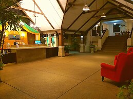 D'Feringghi Haus Hotel & Restaurant