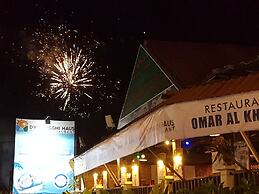 D'Feringghi Haus Hotel & Restaurant