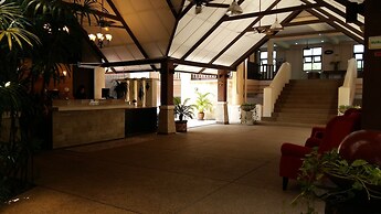 D'Feringghi Haus Hotel & Restaurant