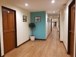 D'Feringghi Haus Hotel & Restaurant