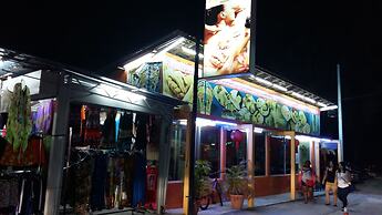 D'Feringghi Haus Hotel & Restaurant