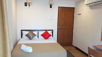 D'Feringghi Haus Hotel & Restaurant