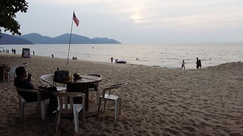 D'Feringghi Haus Hotel & Restaurant