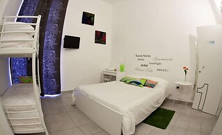 BeHouse Naples Room and Breakfast