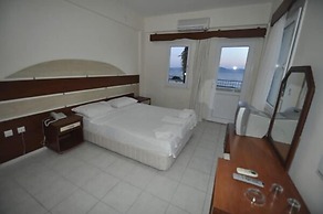 Ado Beach Hotel
