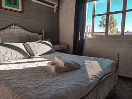 Pastora Suites & Hostel
