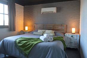 Pastora Suites & Hostel